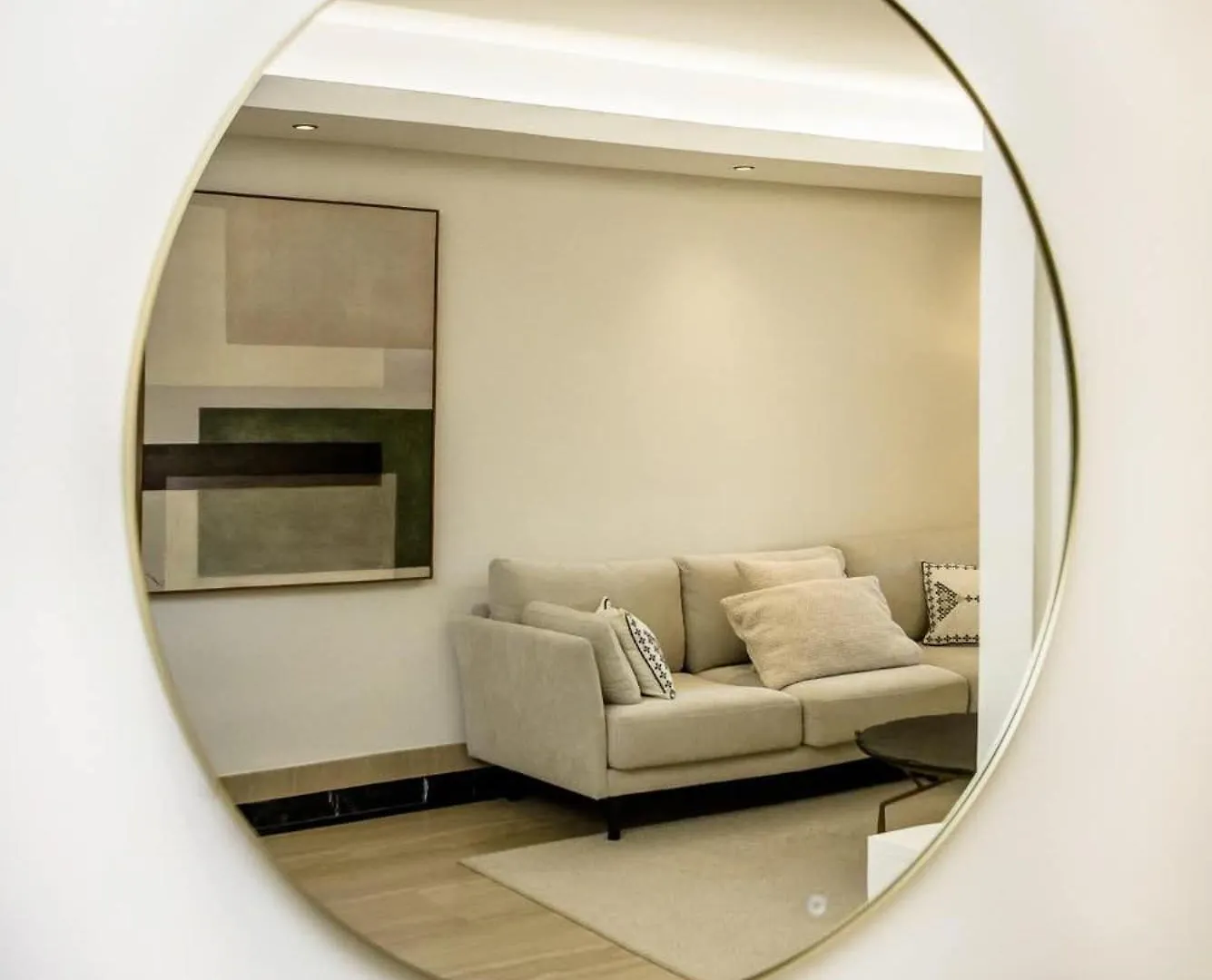 Seaview Elegance Apartment - 에스테포나