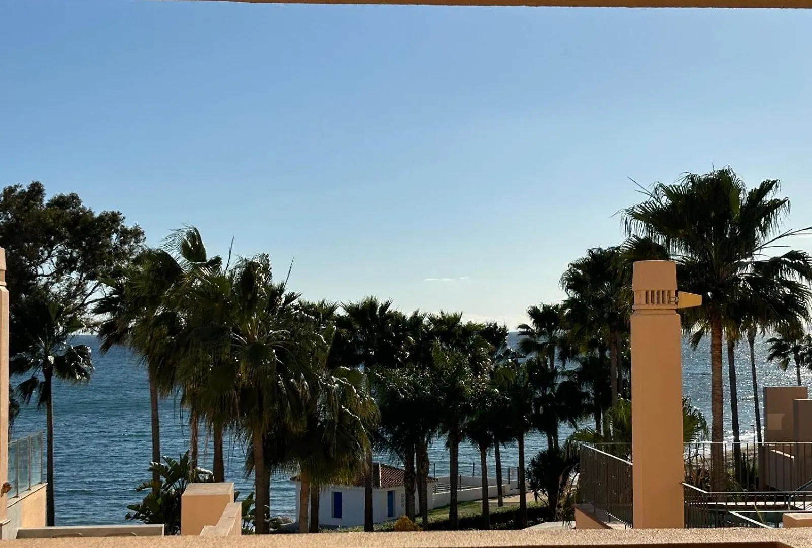 Seaview Elegance Apartment - 에스테포나